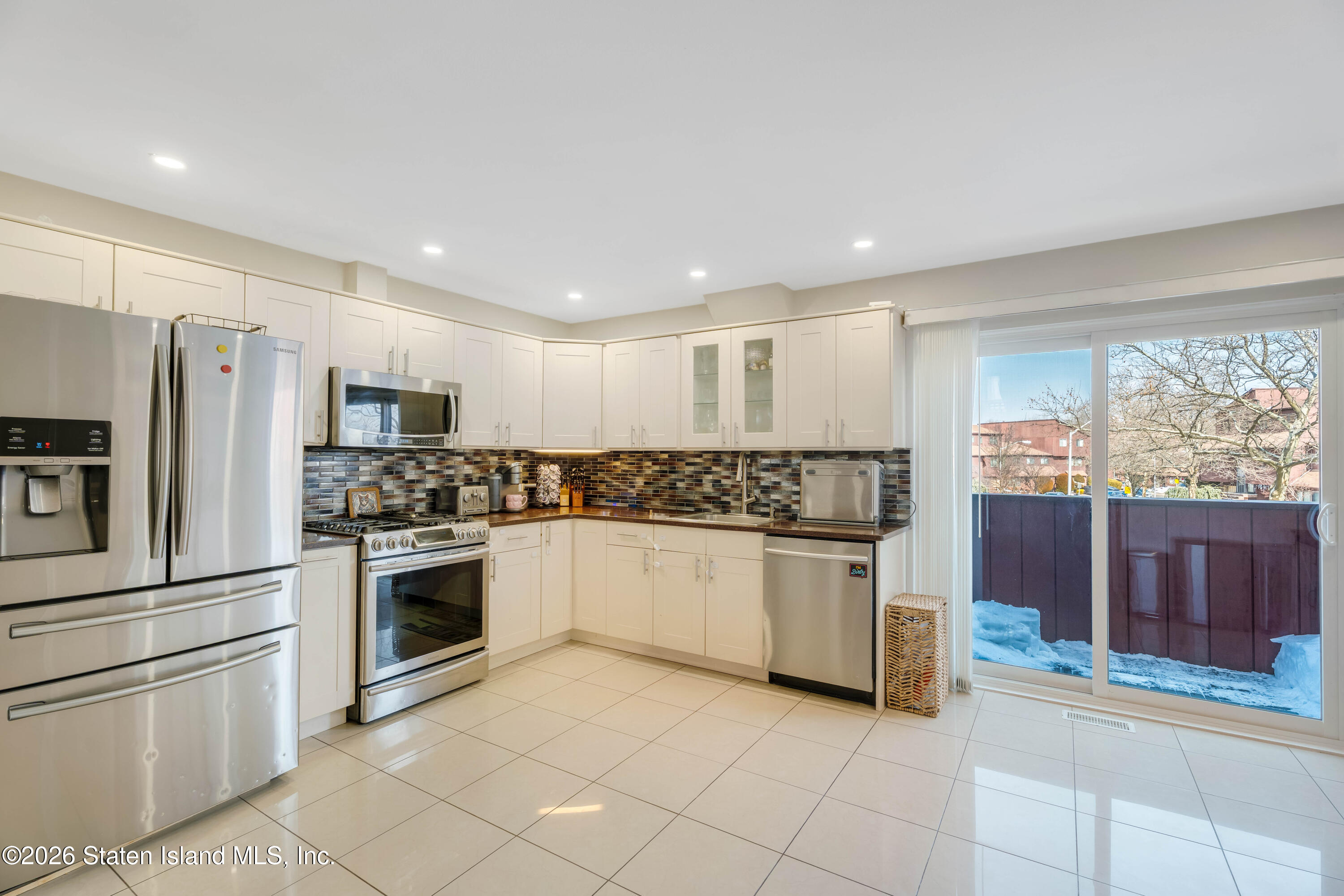929 W Fingerboard Road Image 3