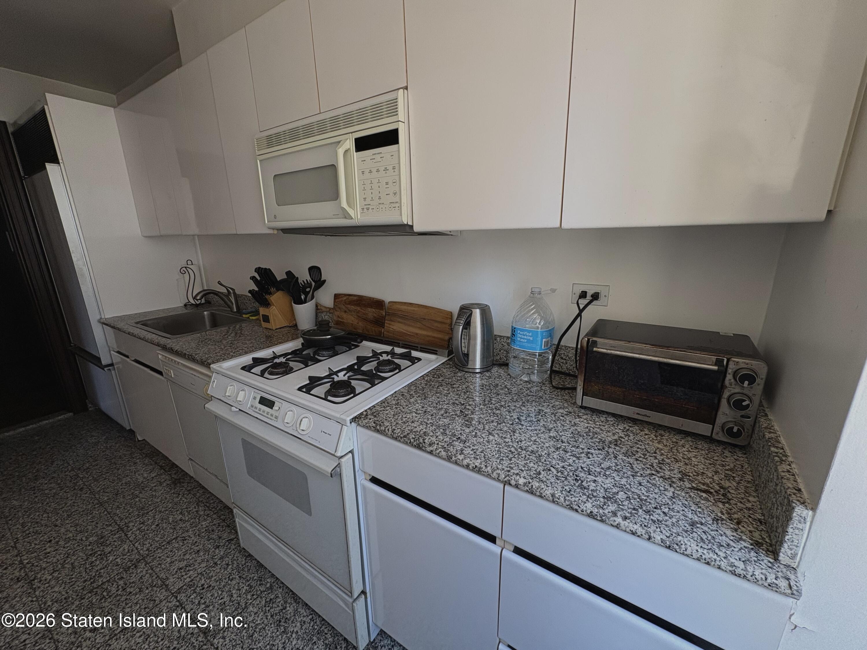 166 E 63rd Street 16d, New York, NY, 10065 image 8
