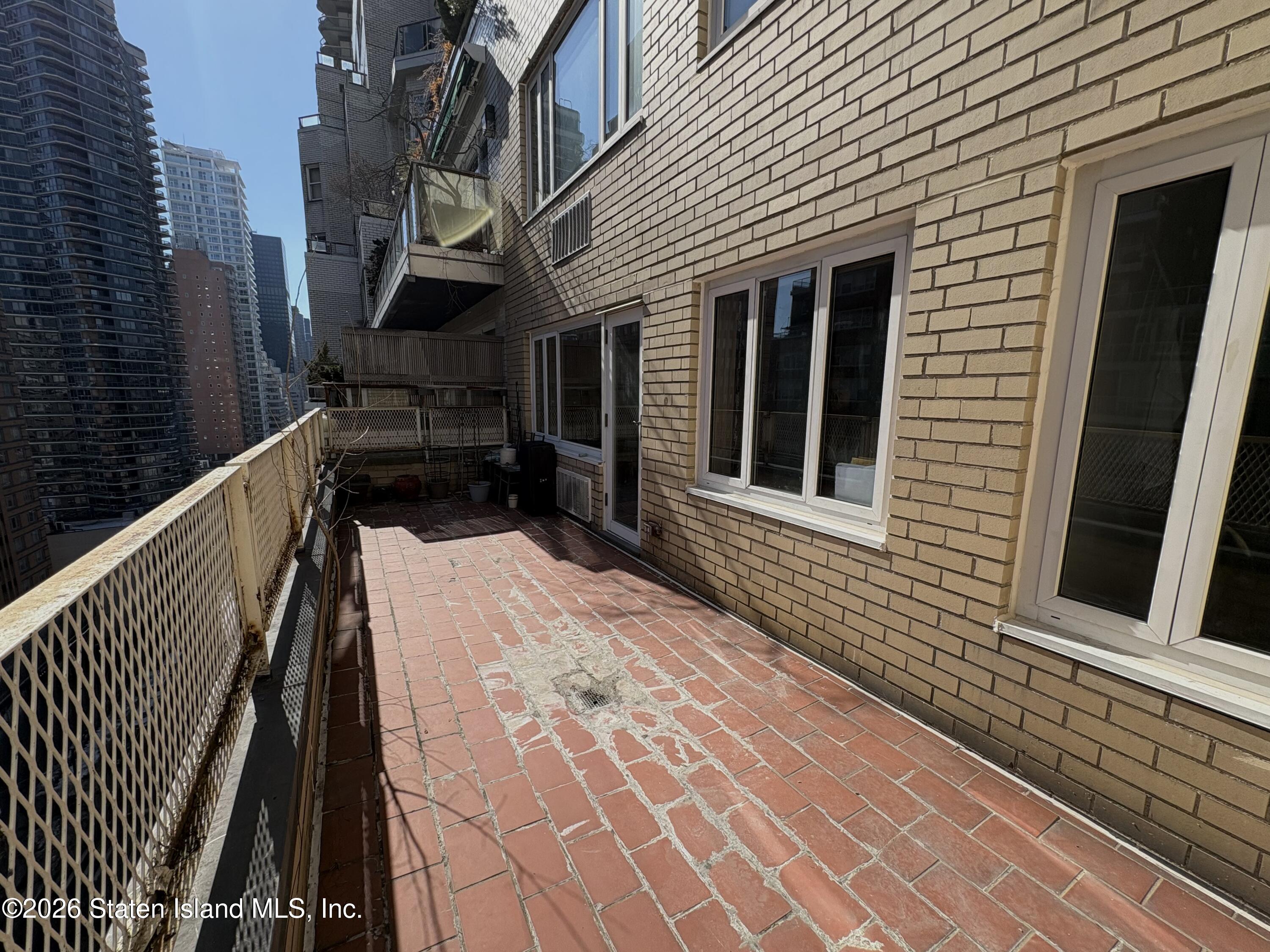 166 E 63rd Street 16d Image 3