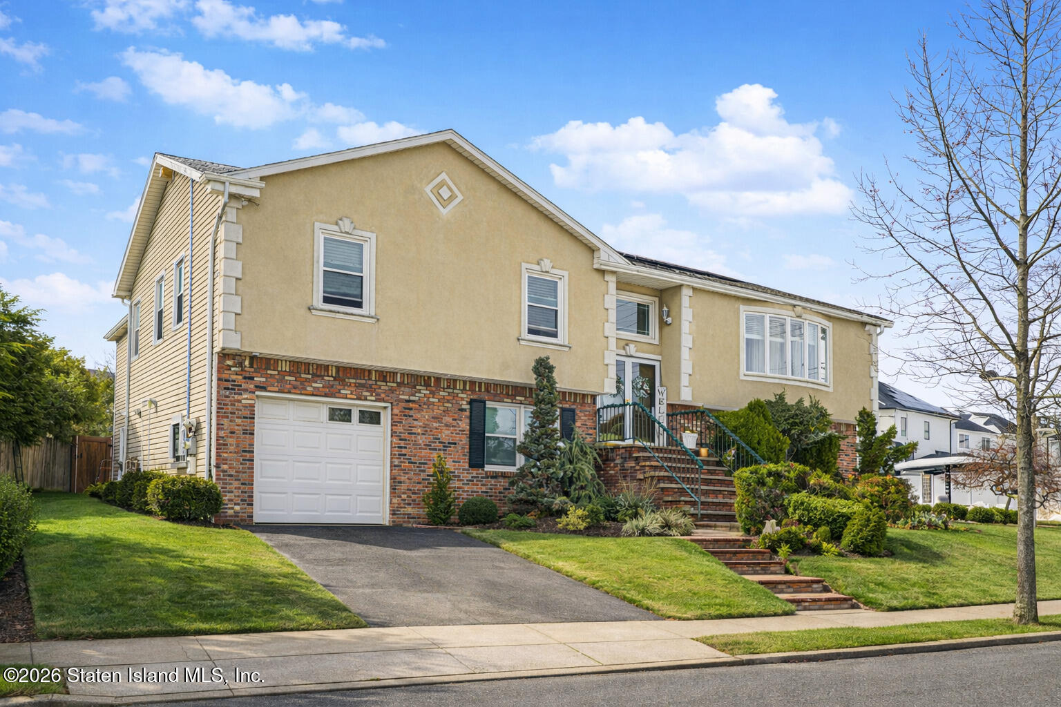 694 Maguire Avenue Image 2