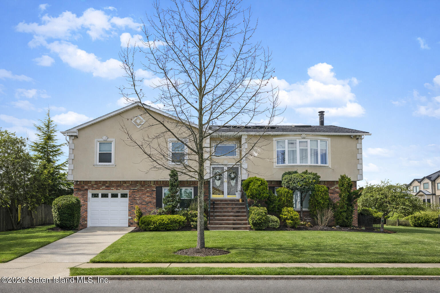 694 Maguire Avenue Image 1