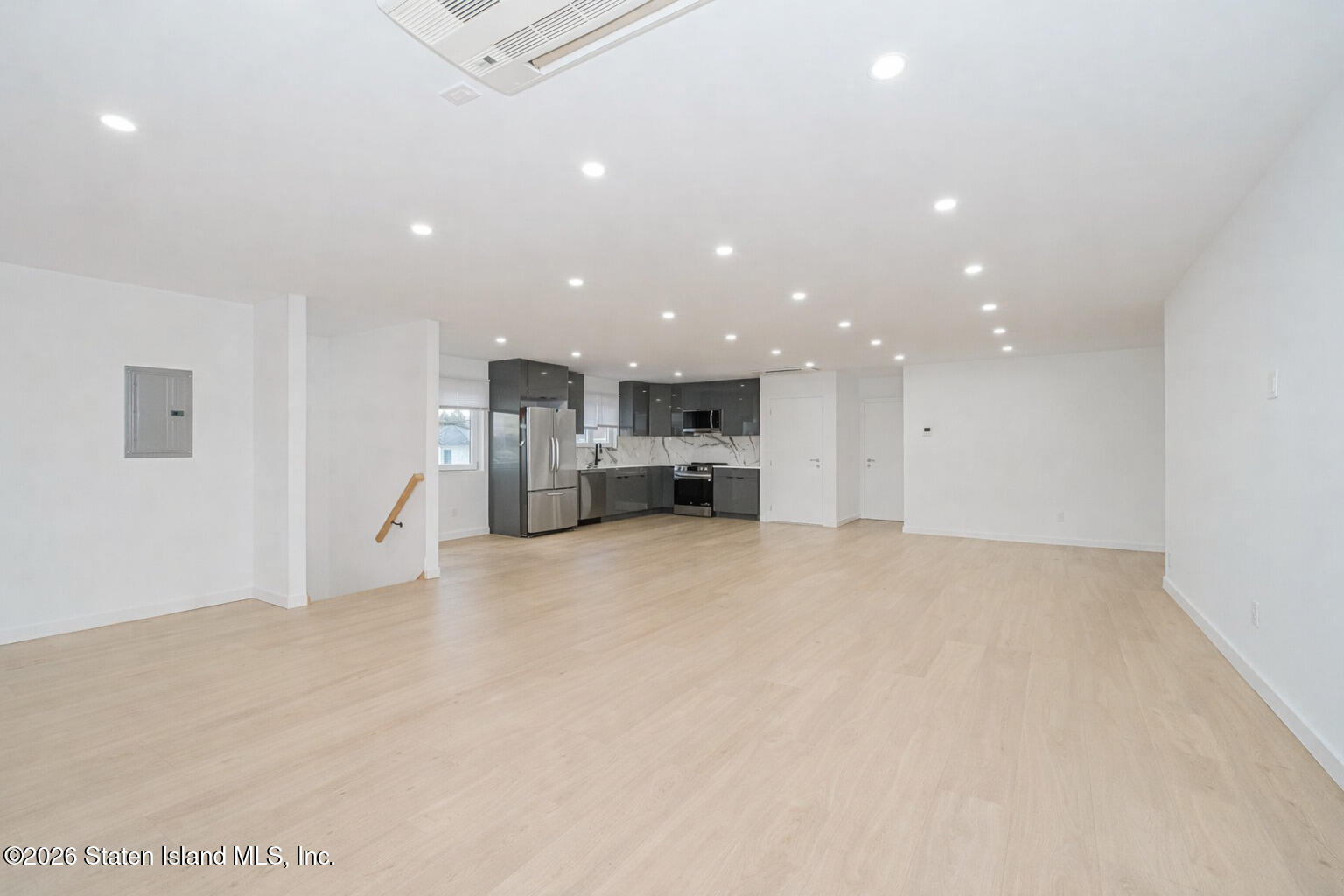 205 Hawthorne Avenue Image 4