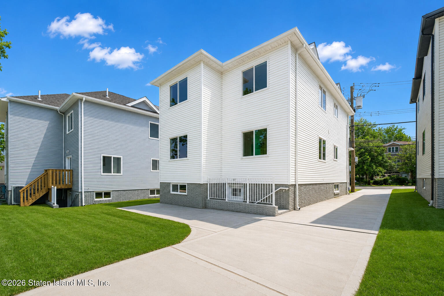 4697 Amboy Road Image 3
