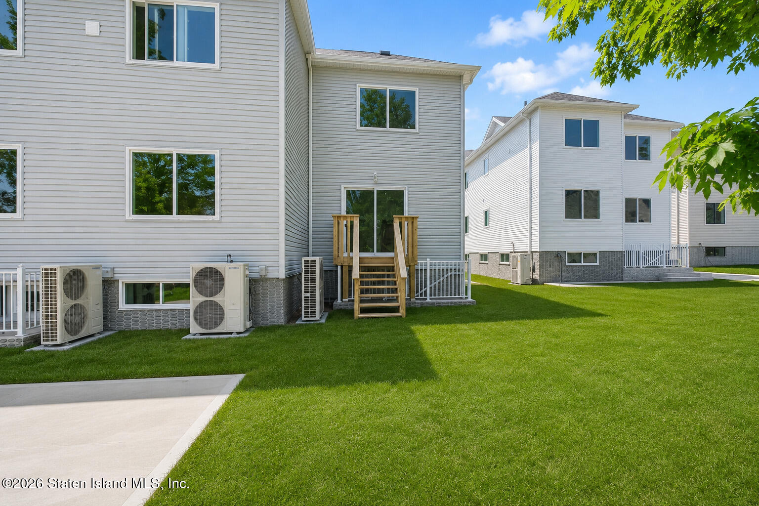 4693 Amboy Road Image 4