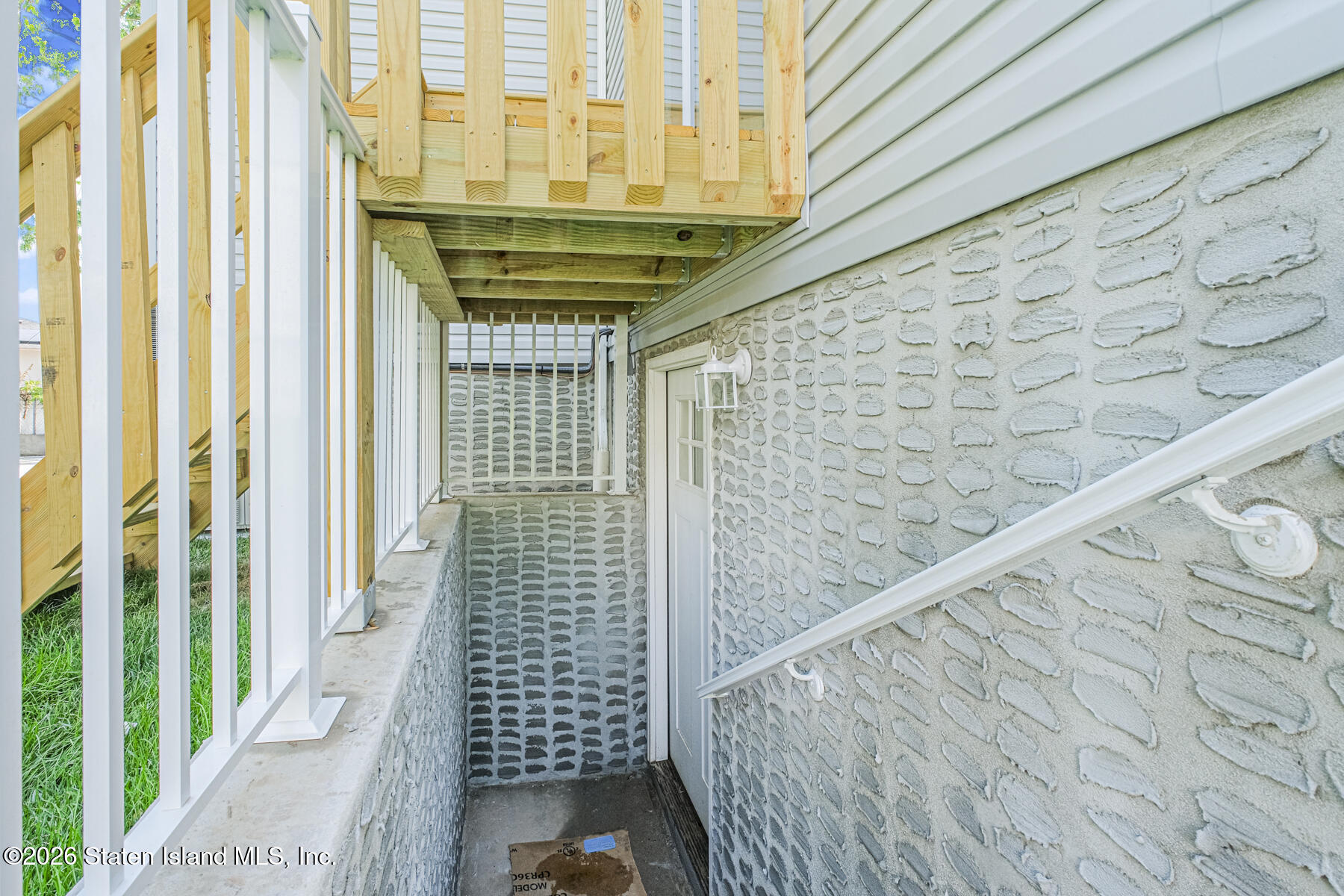 4693 Amboy Road Image 5