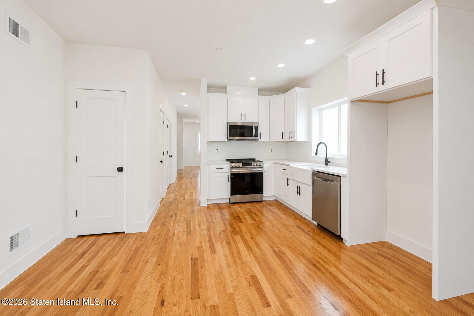 4693 Amboy Road, Staten Island, NY, 10312 image 8