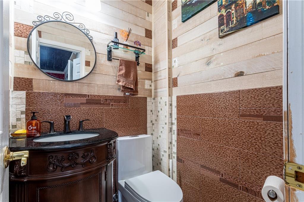 437 Laconia Avenue, Staten  Island, New York, 10305 image 17