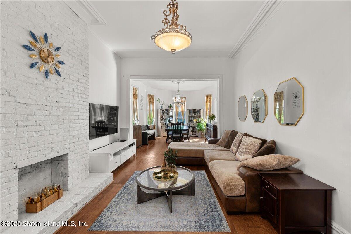 351 St Pauls Avenue Image 5