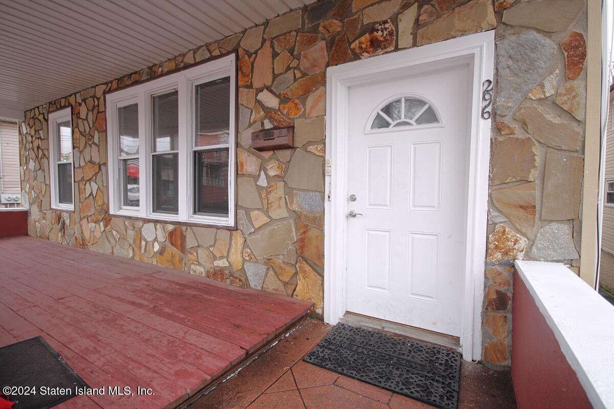 296 Bradley Avenue Image 2