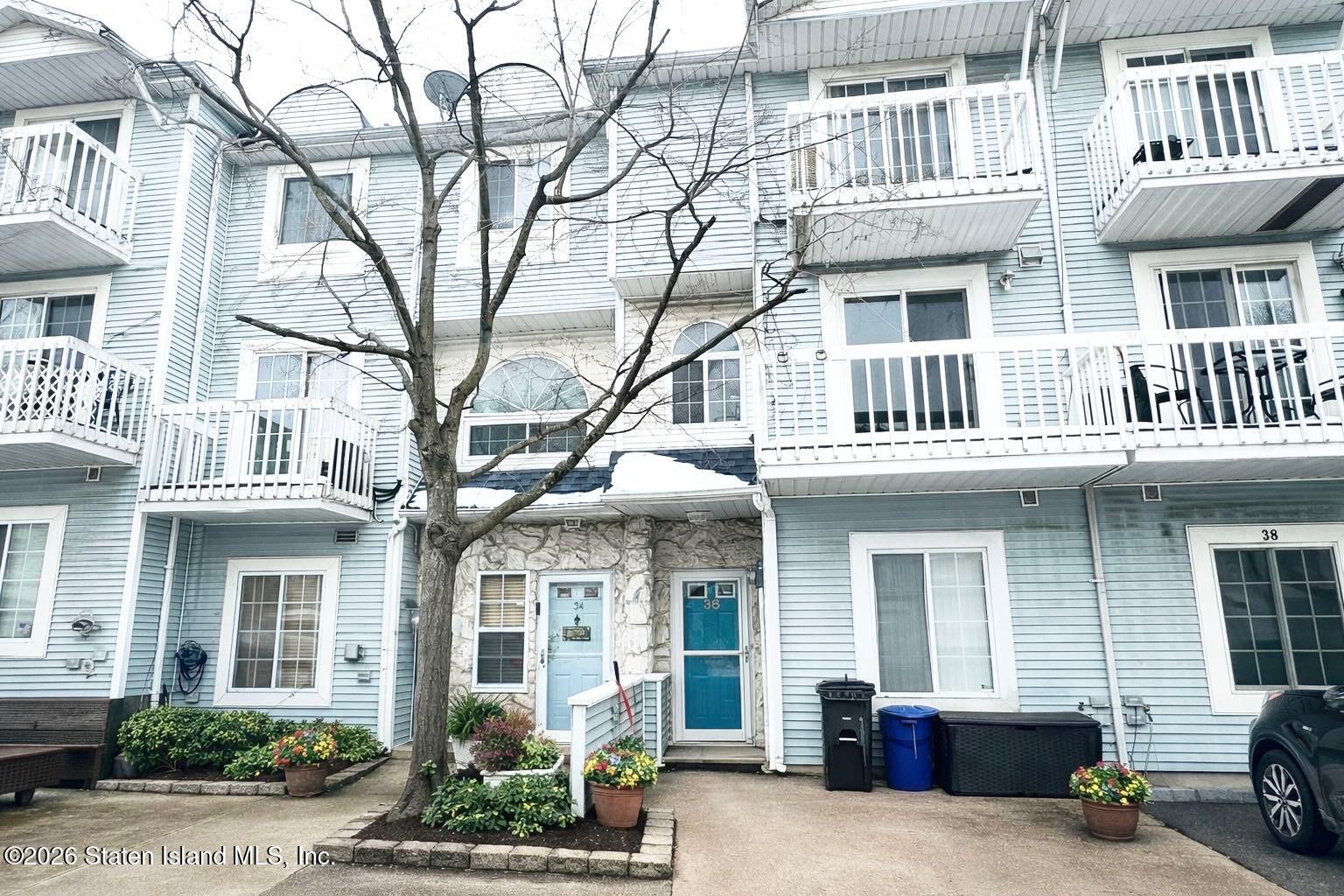 36 Country Drive Image 1