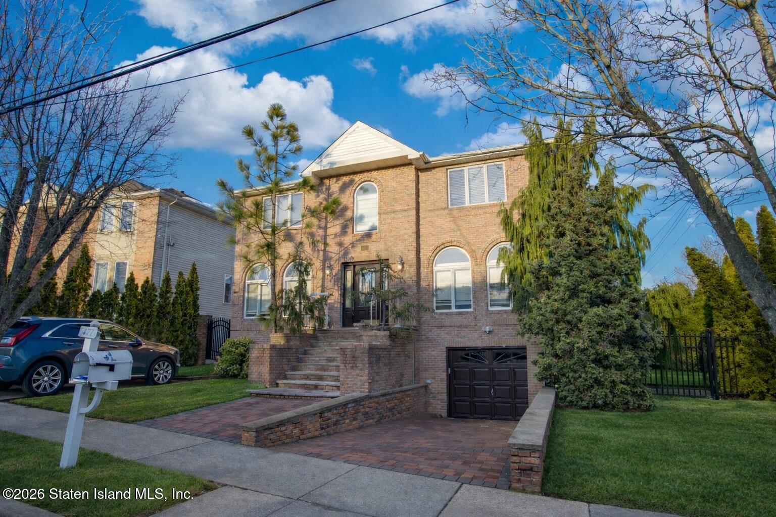 477 Vernon Avenue Image 2