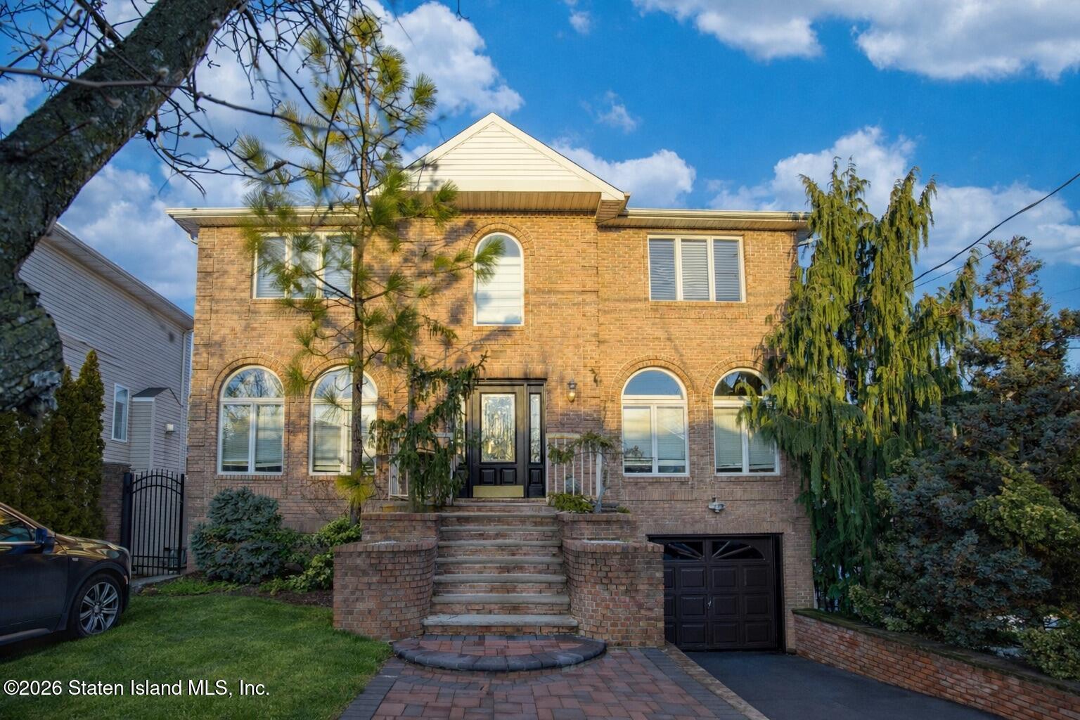 477 Vernon Avenue Image 1