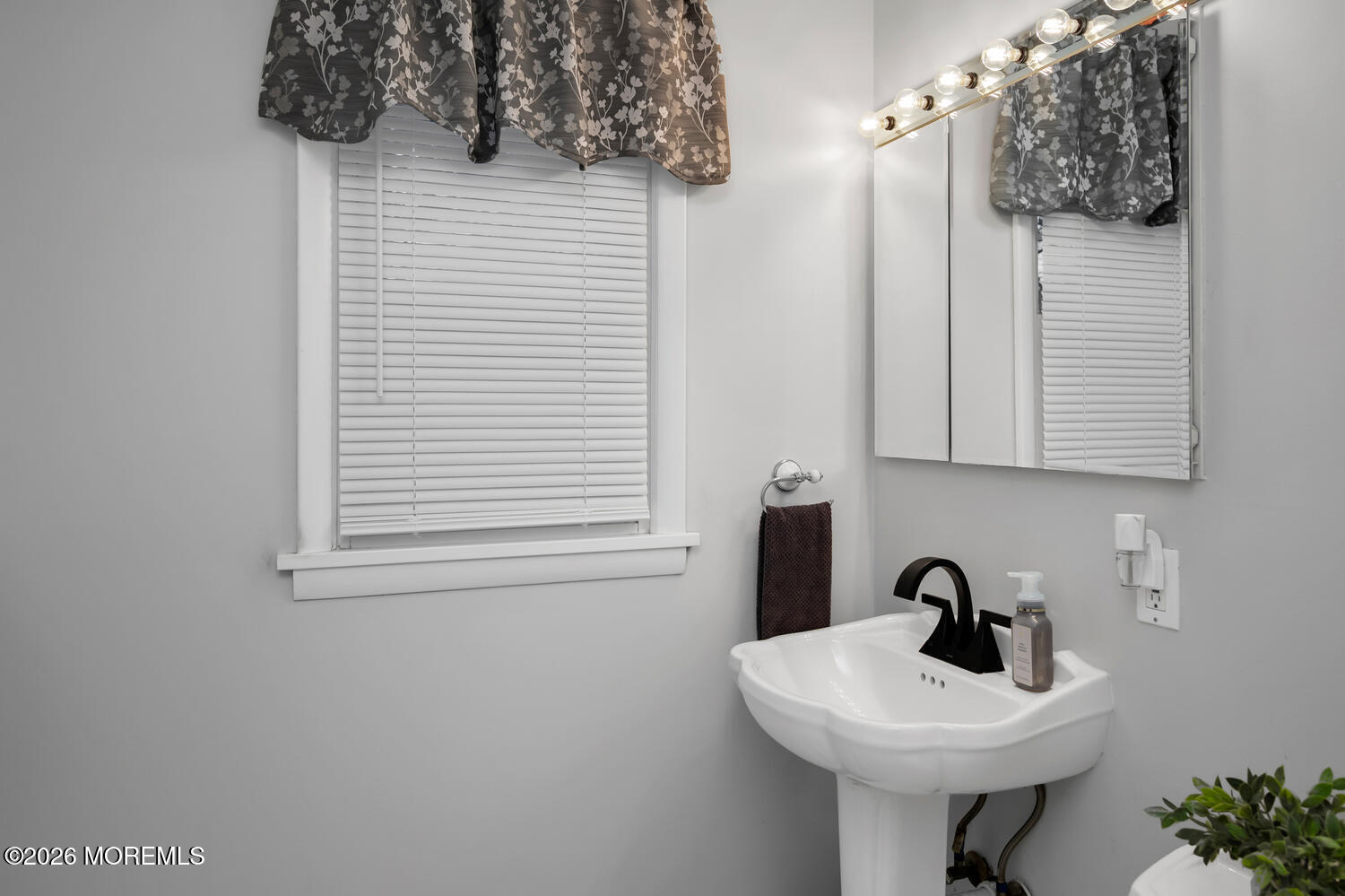 749 Park Avenue, Belford, NJ, 07718 image 44