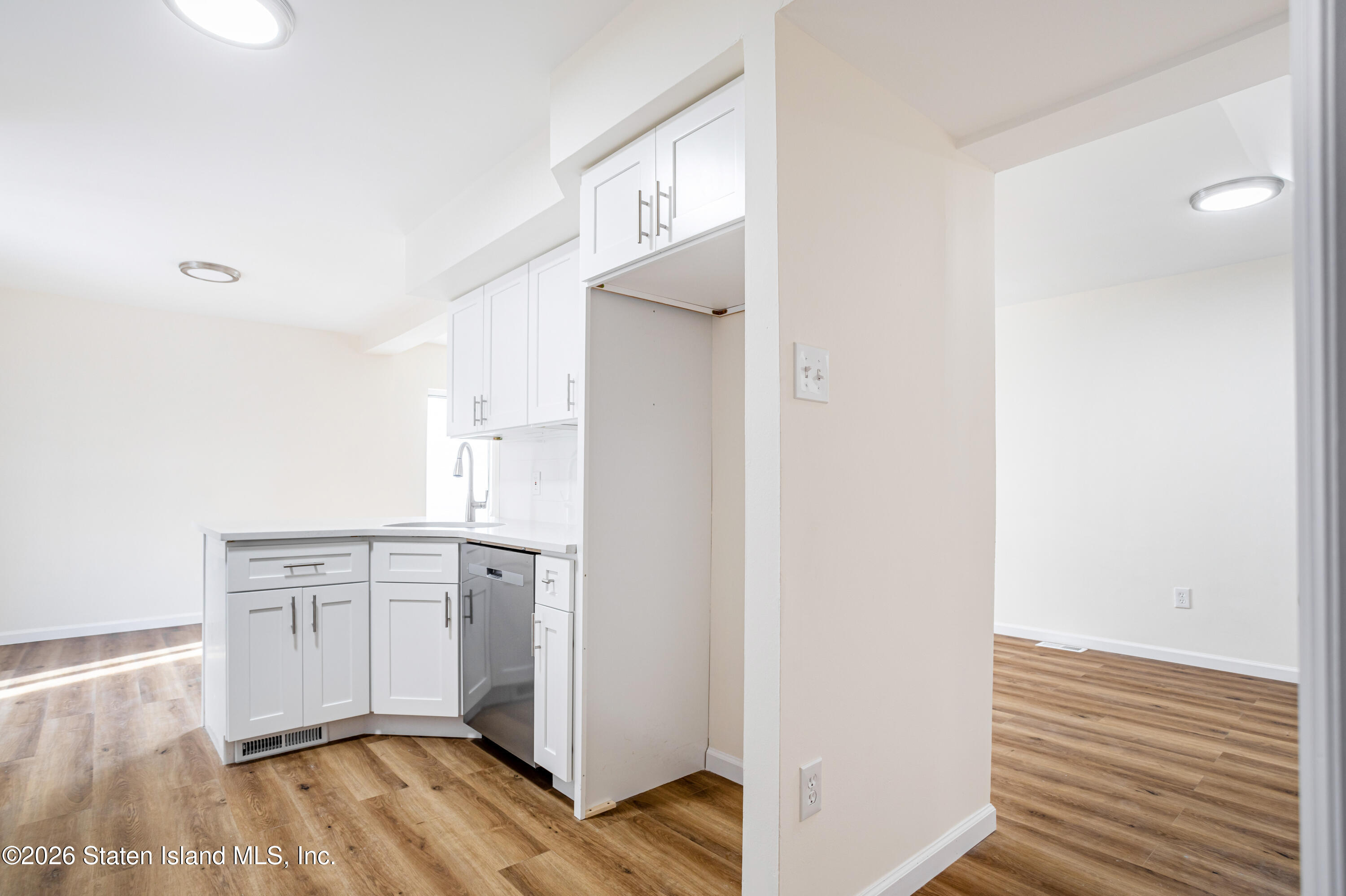 491 Ilyssa Way, Staten Island, NY, 10312 image 9
