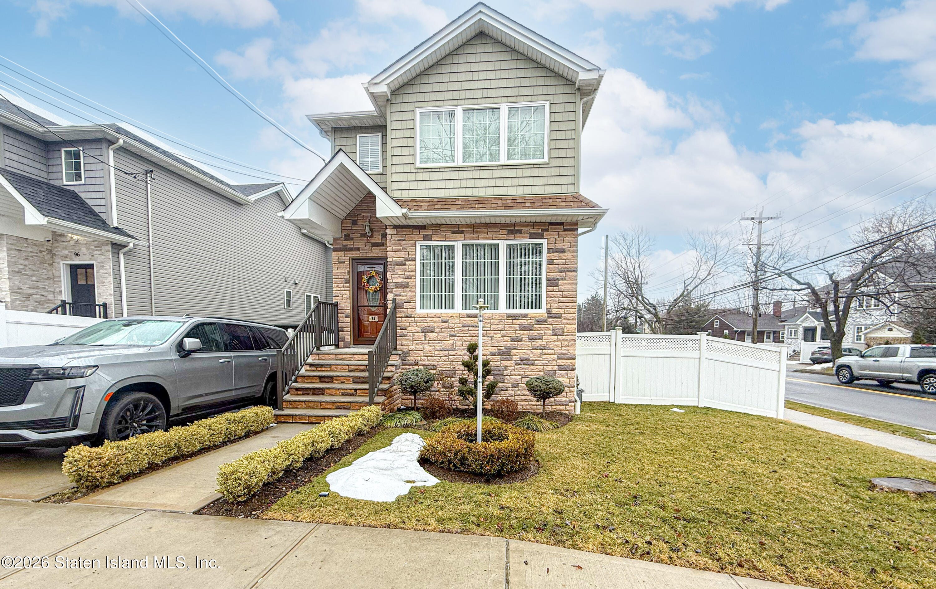 98 Sinclair Avenue Image 1