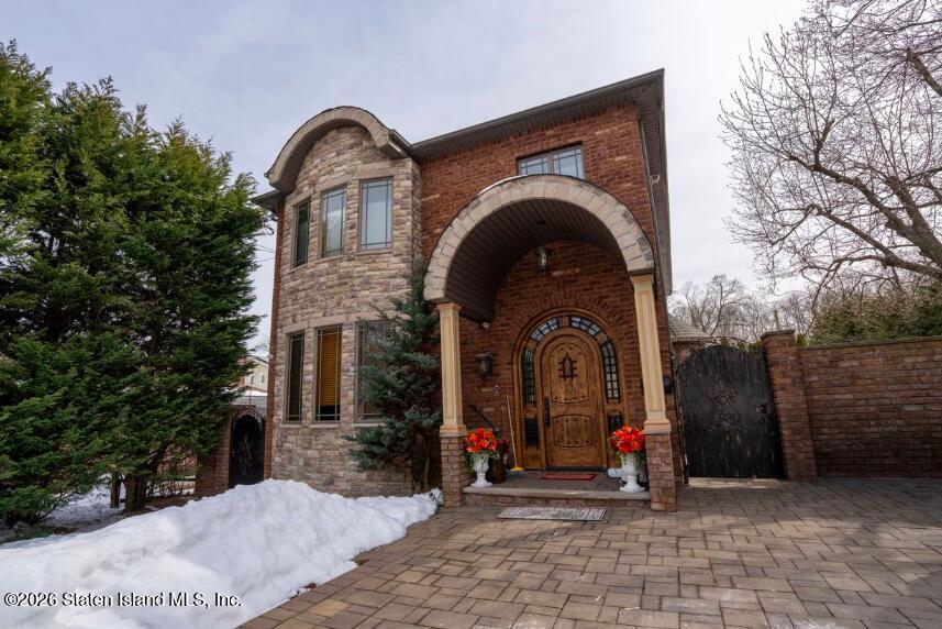106 Northern Boulevard Image 1