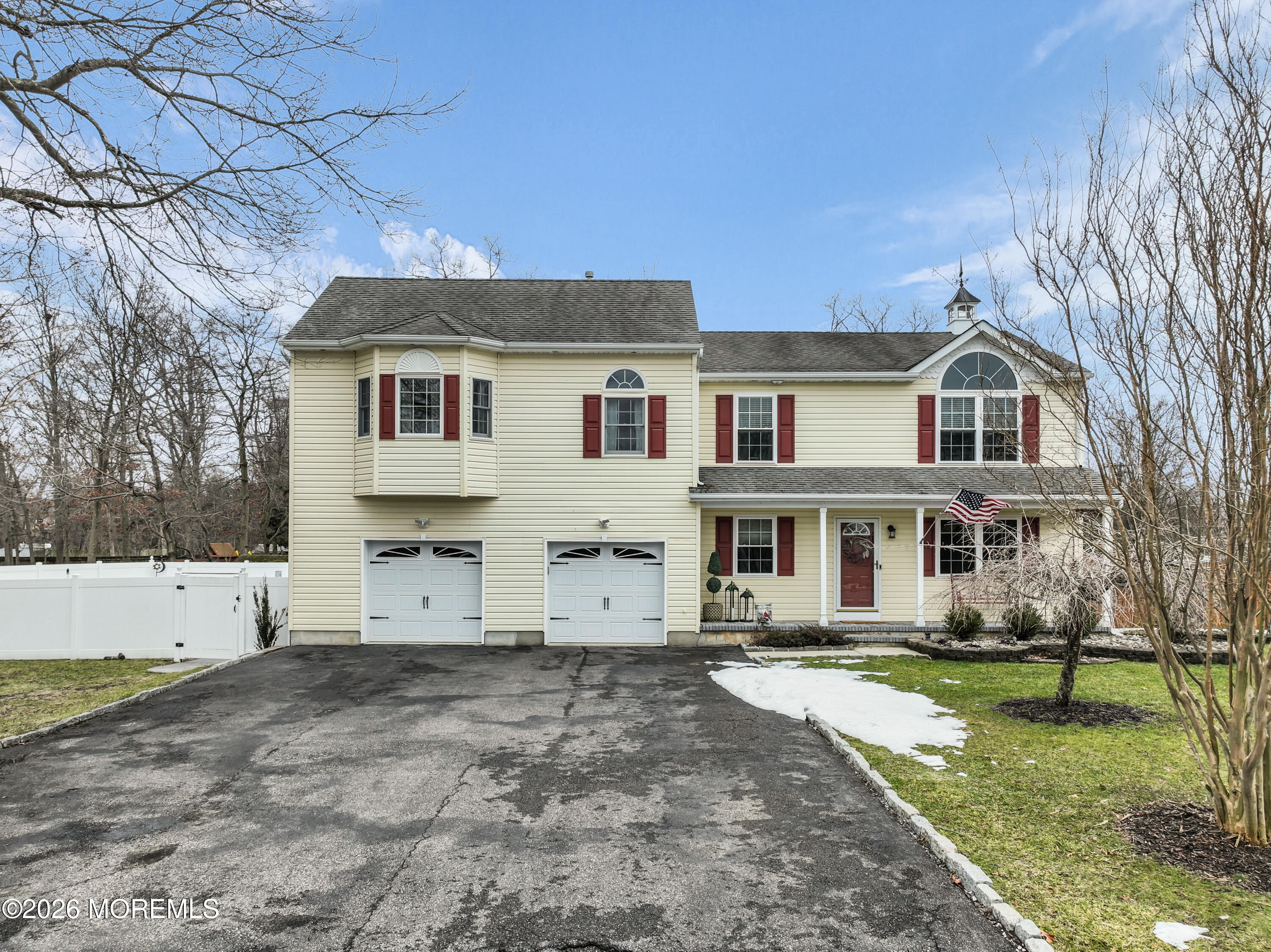 978 Feathertree Drive Image 1