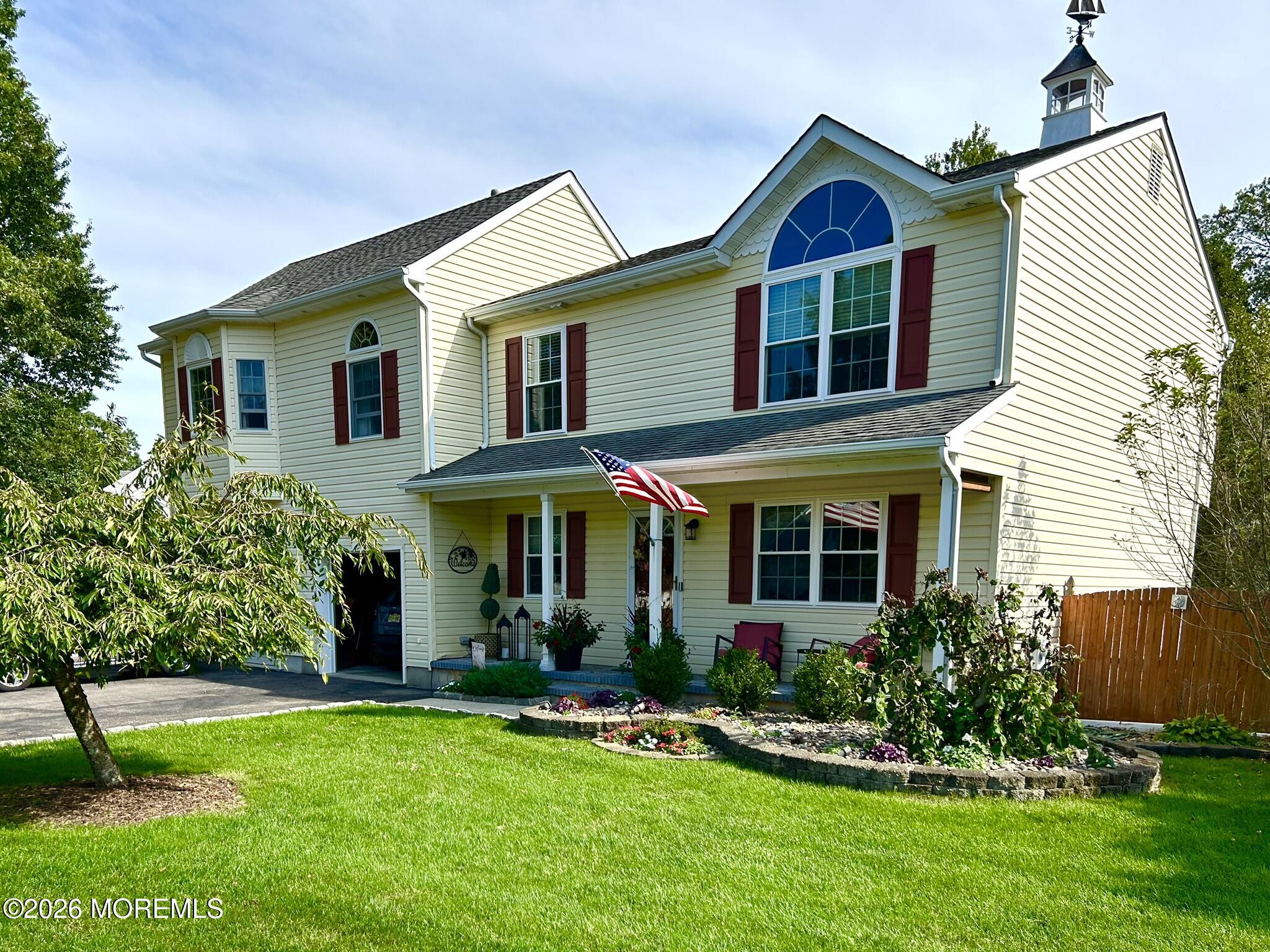 978 Feathertree Drive Image 3