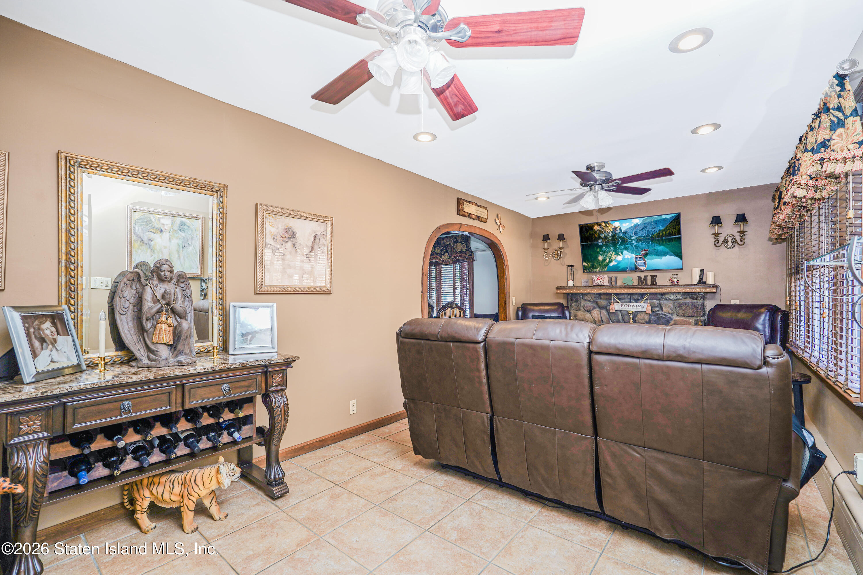 76 Whitman Avenue Image 4