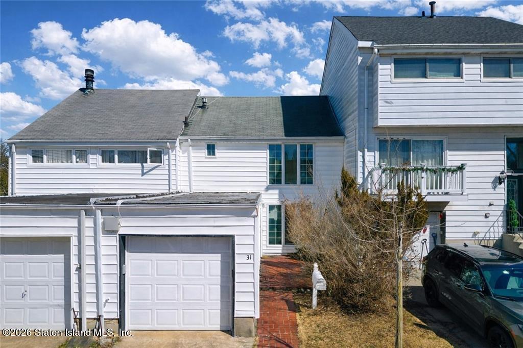 31 Barclay Circle Image 1