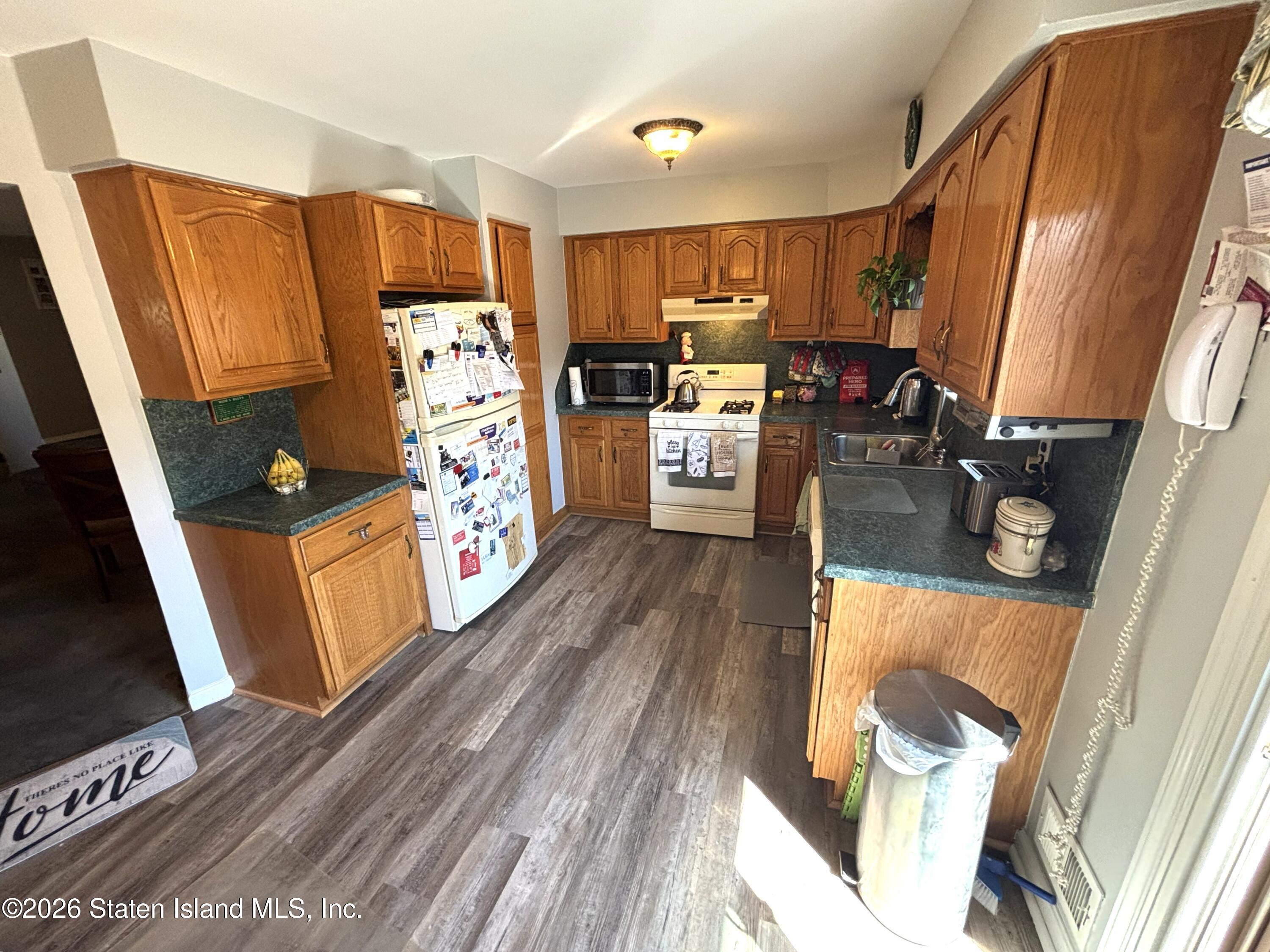810 Sinclair Avenue, Staten Island, NY, 10309 image 10