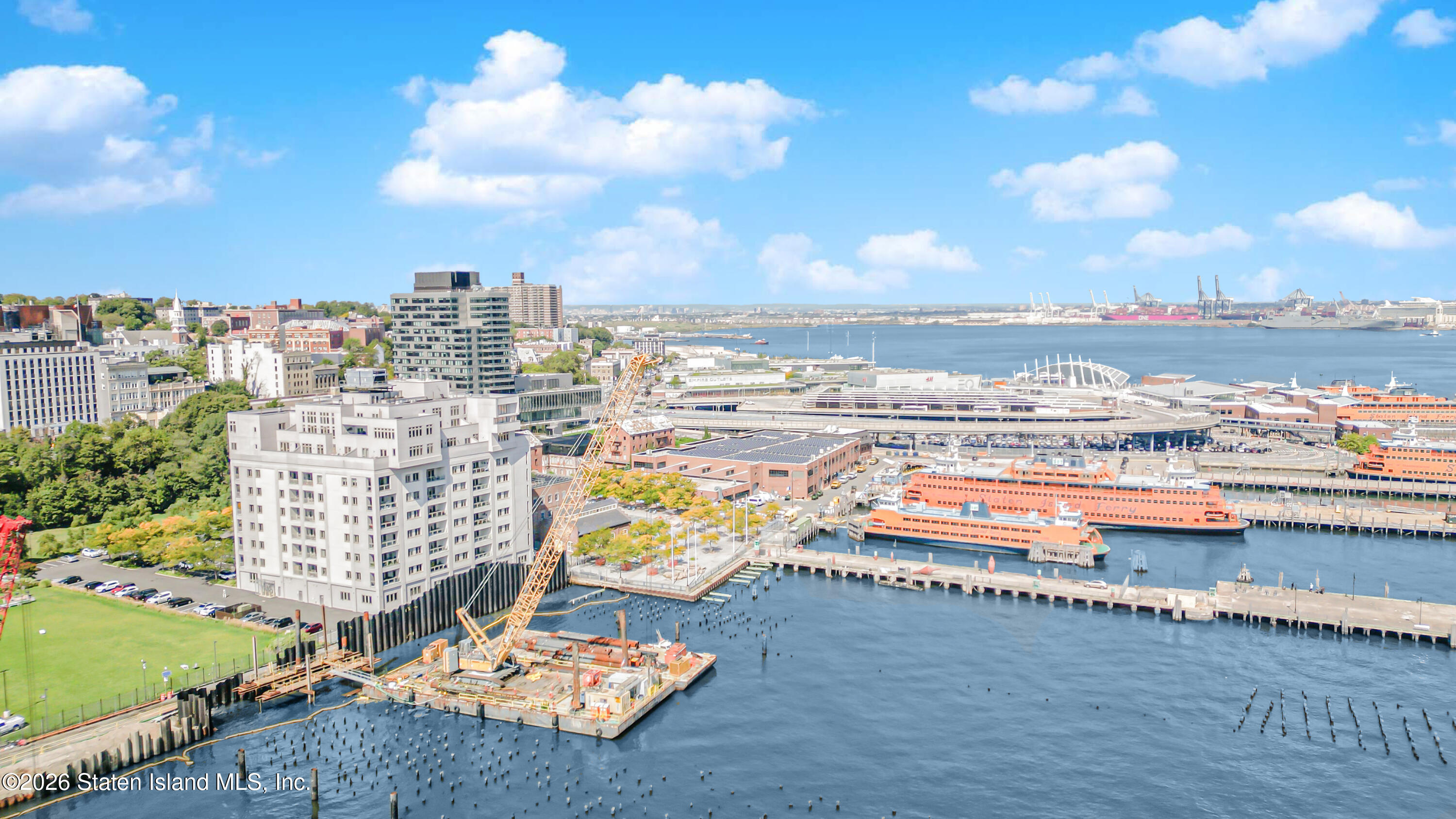 90 Bay Street Landing Landing 3h Image 2