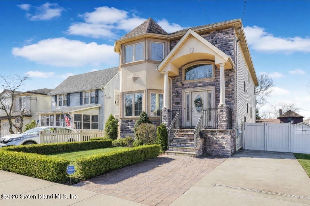 252 Barnard Avenue Image 2