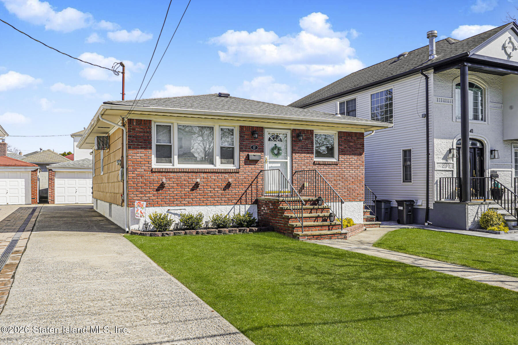 37 Barton Avenue Image 2
