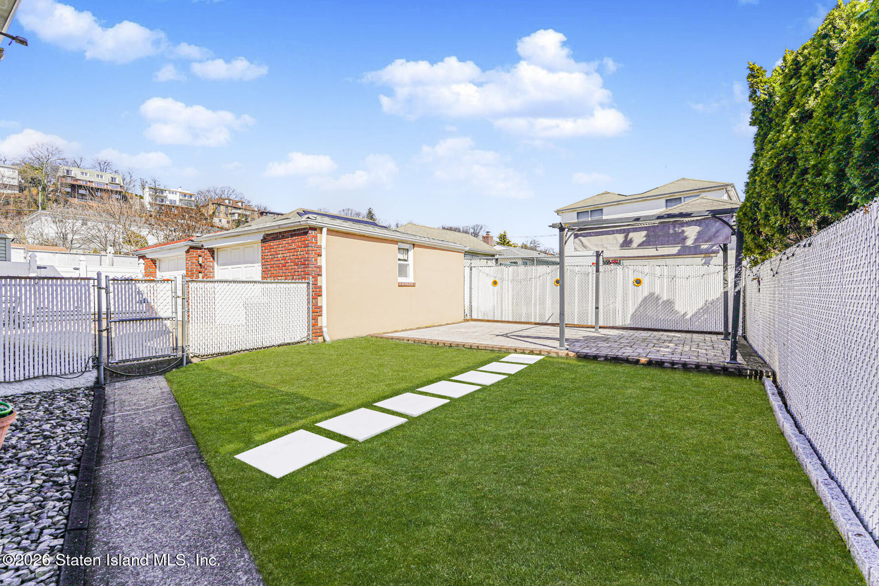 37 Barton Avenue Image 5