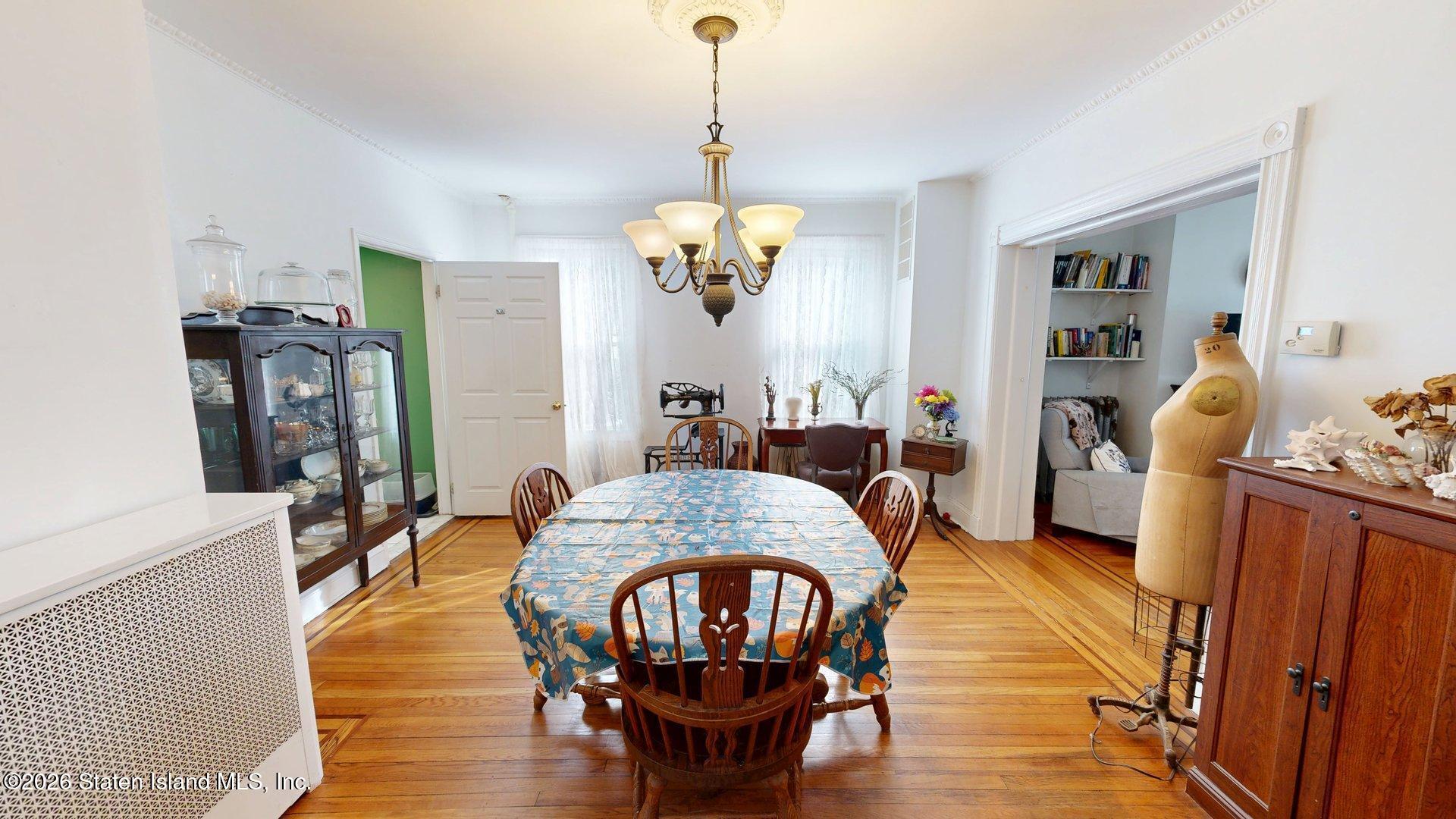 561 Delafield Avenue Image 4