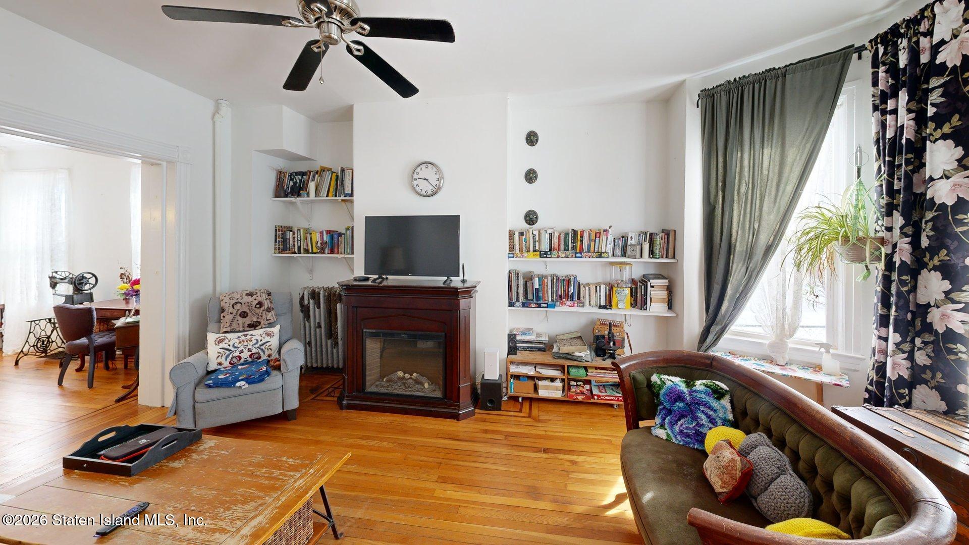 561 Delafield Avenue Image 2