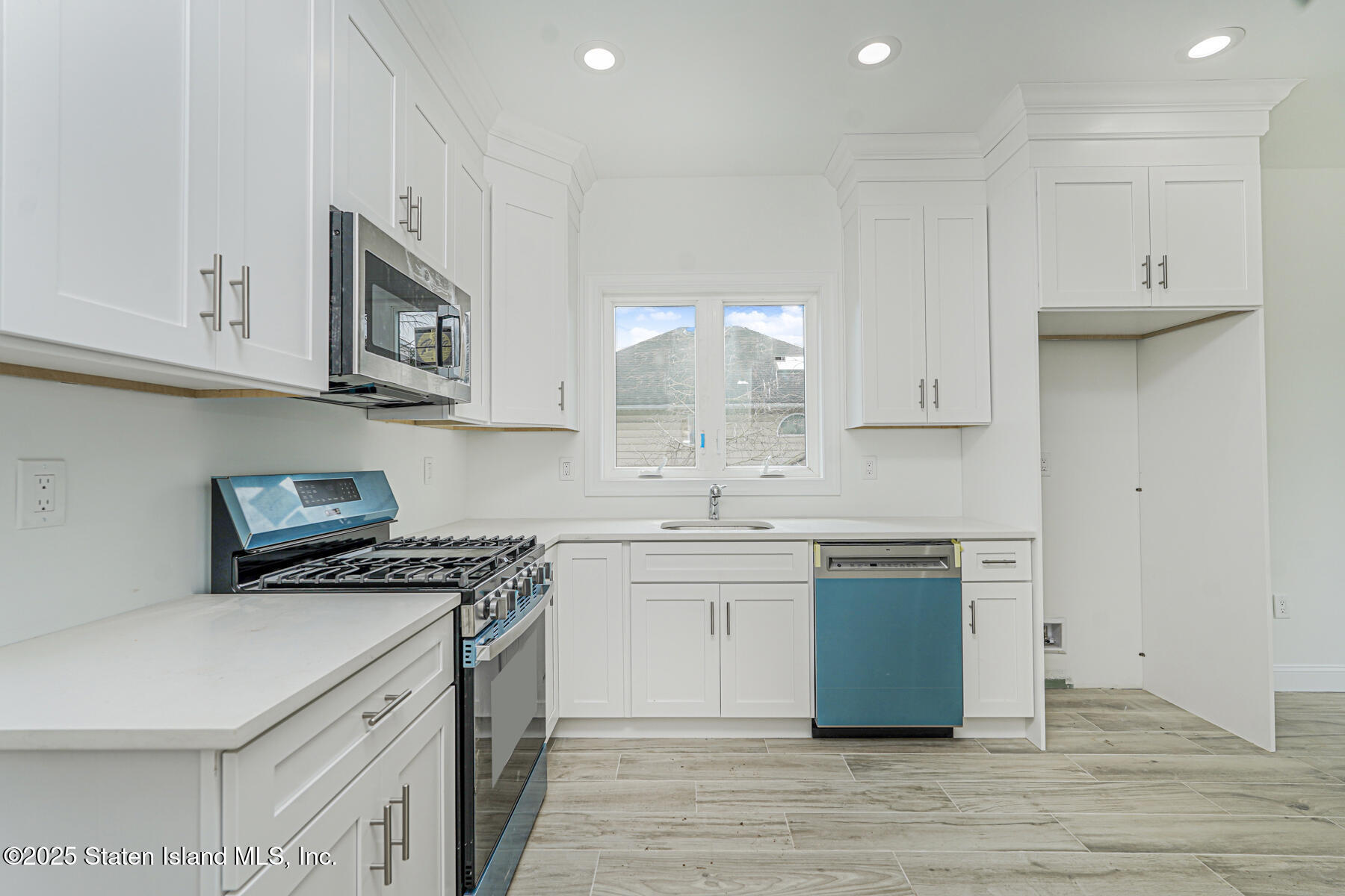 518 Bradford Avenue, Staten Island, NY, 10309 image 8
