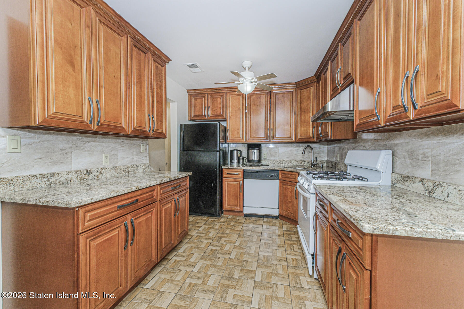 28 Jamie Lane, Staten Island, NY, 10312 image 12