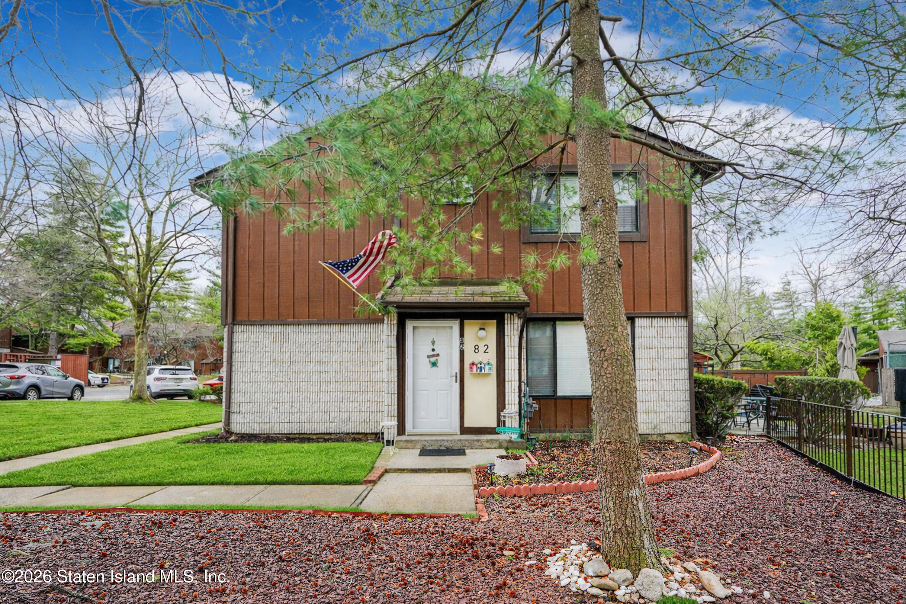 82 Belmar Drive Image 1