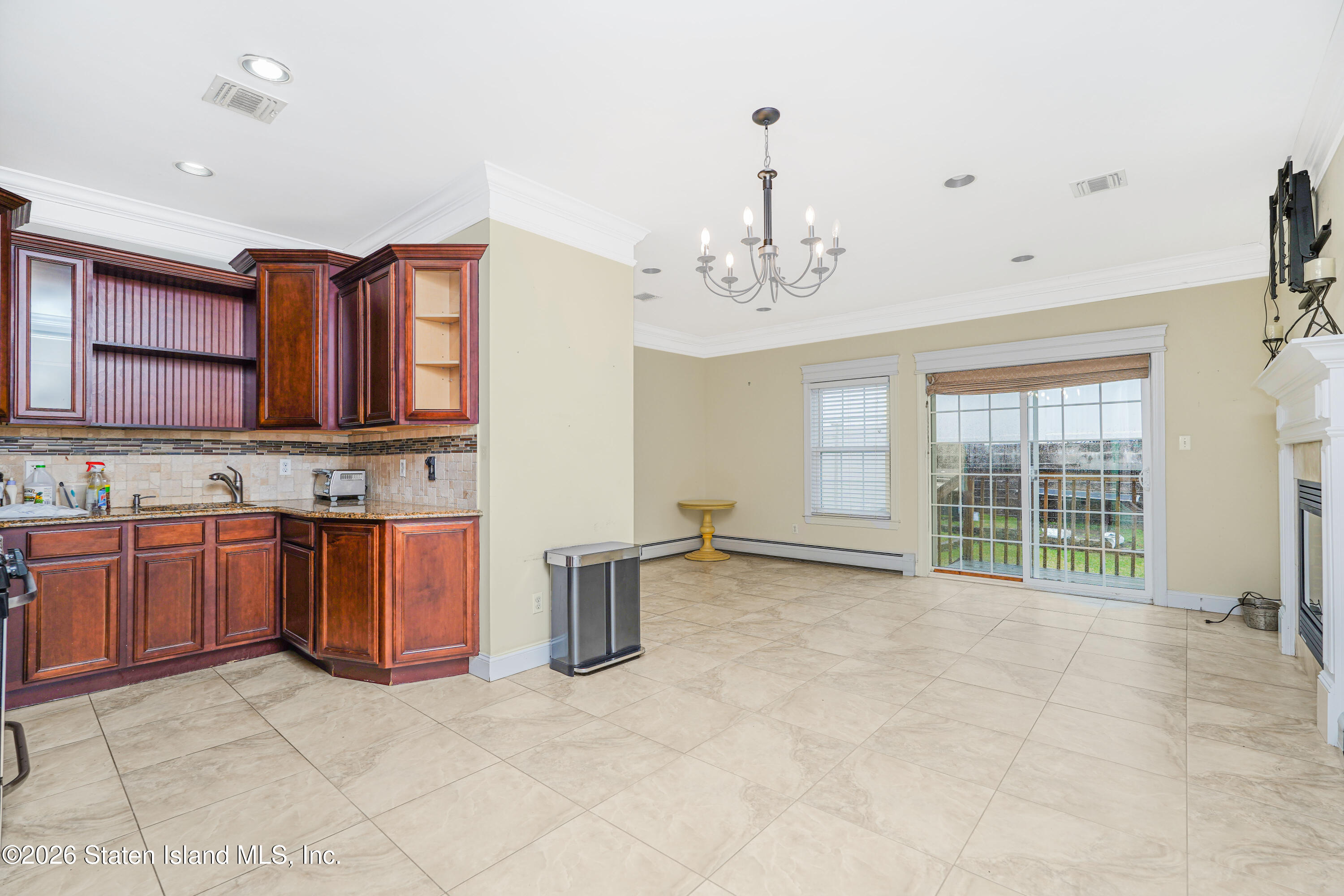 69 El Camino Loop, Staten Island, NY, 10309 image 9