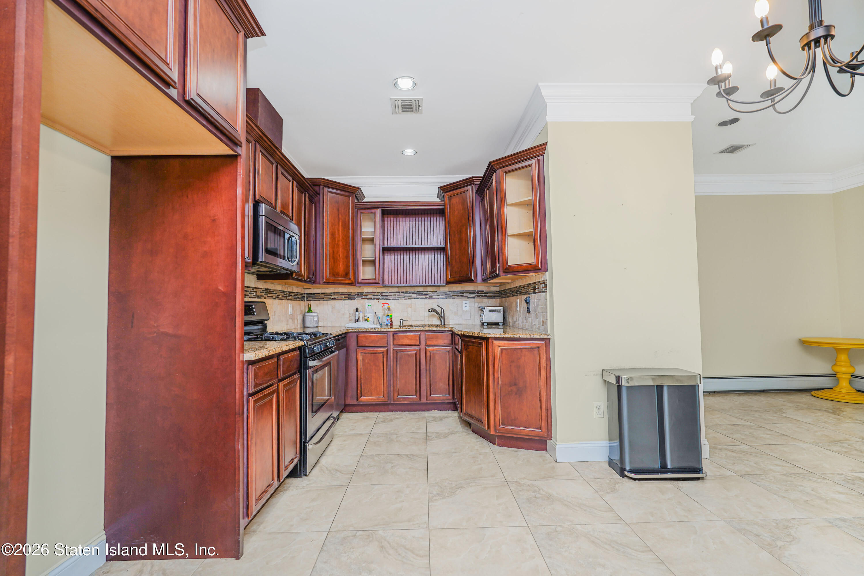 69 El Camino Loop, Staten Island, NY, 10309 image 10