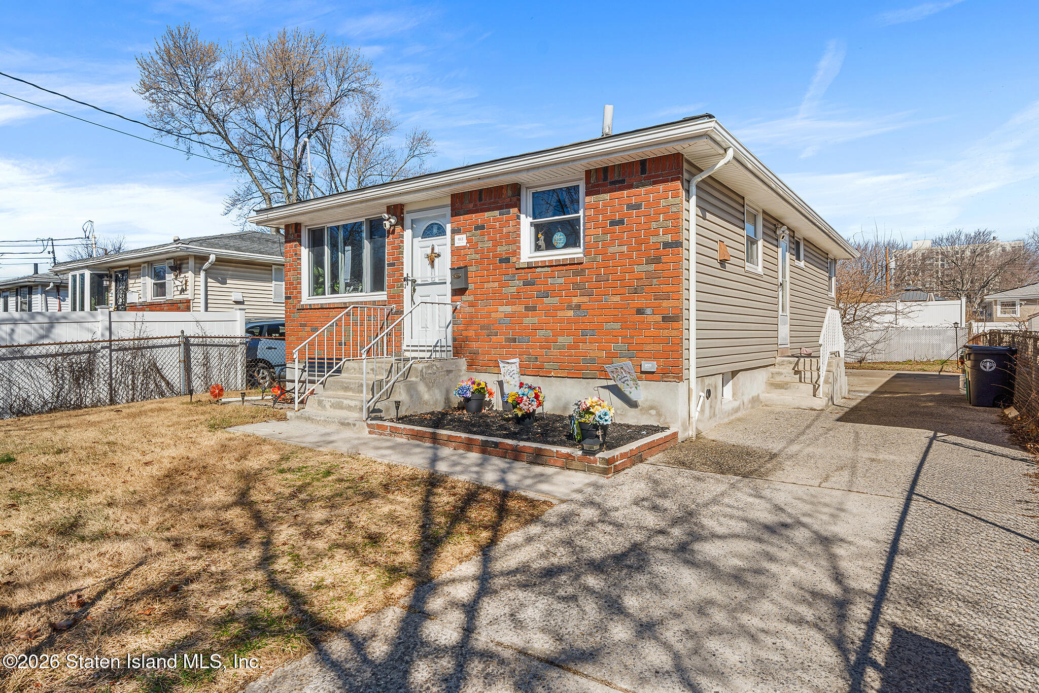 183 Arlington Place Image 2
