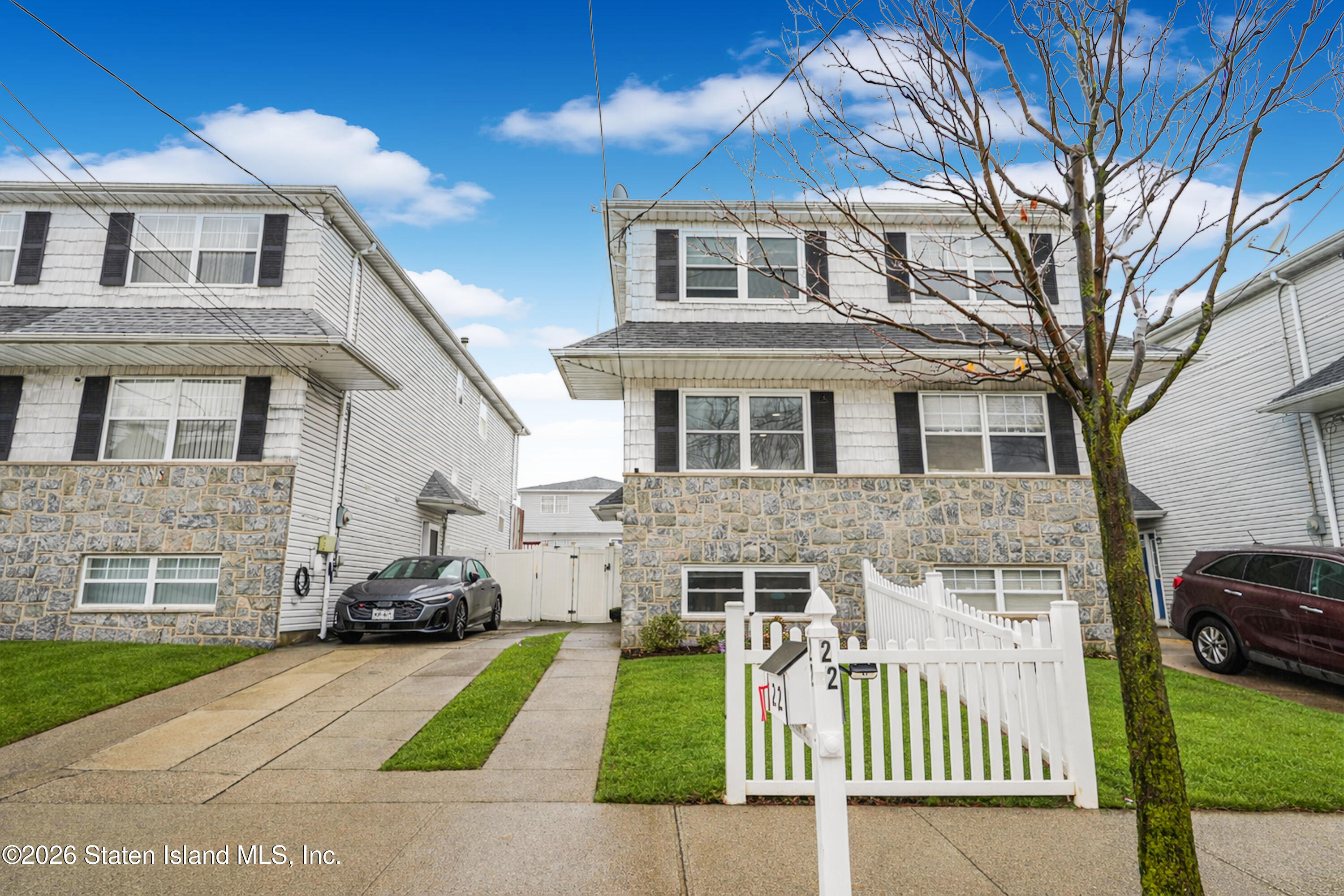22 Globe Avenue Image 1