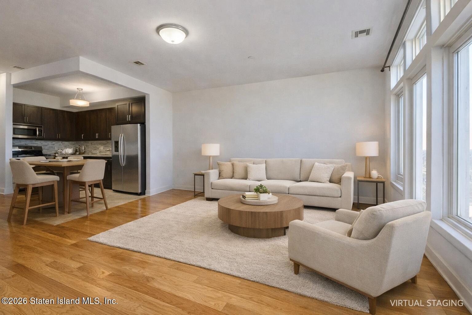 90 Bay Street Landing 7h Image 4