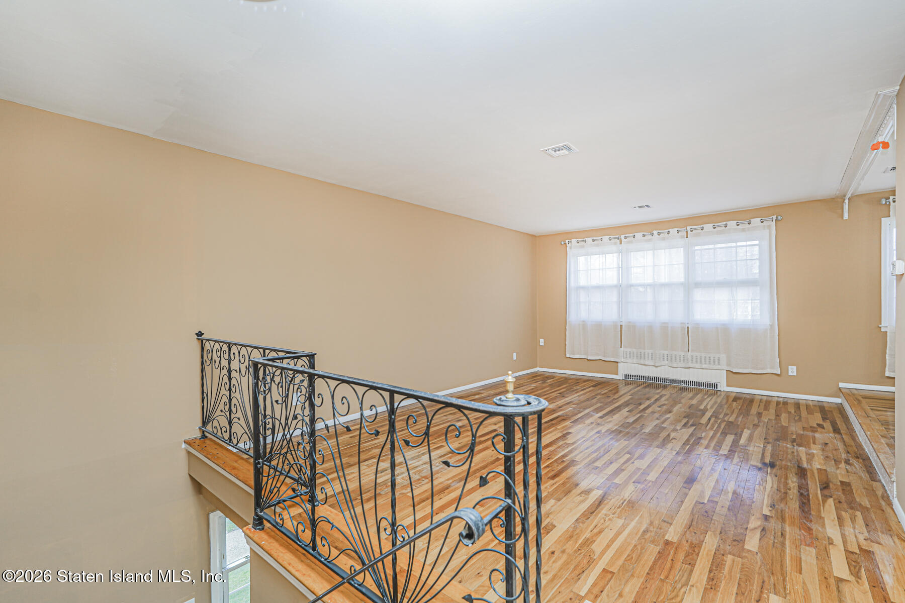 74 Caswell Avenue Image 4