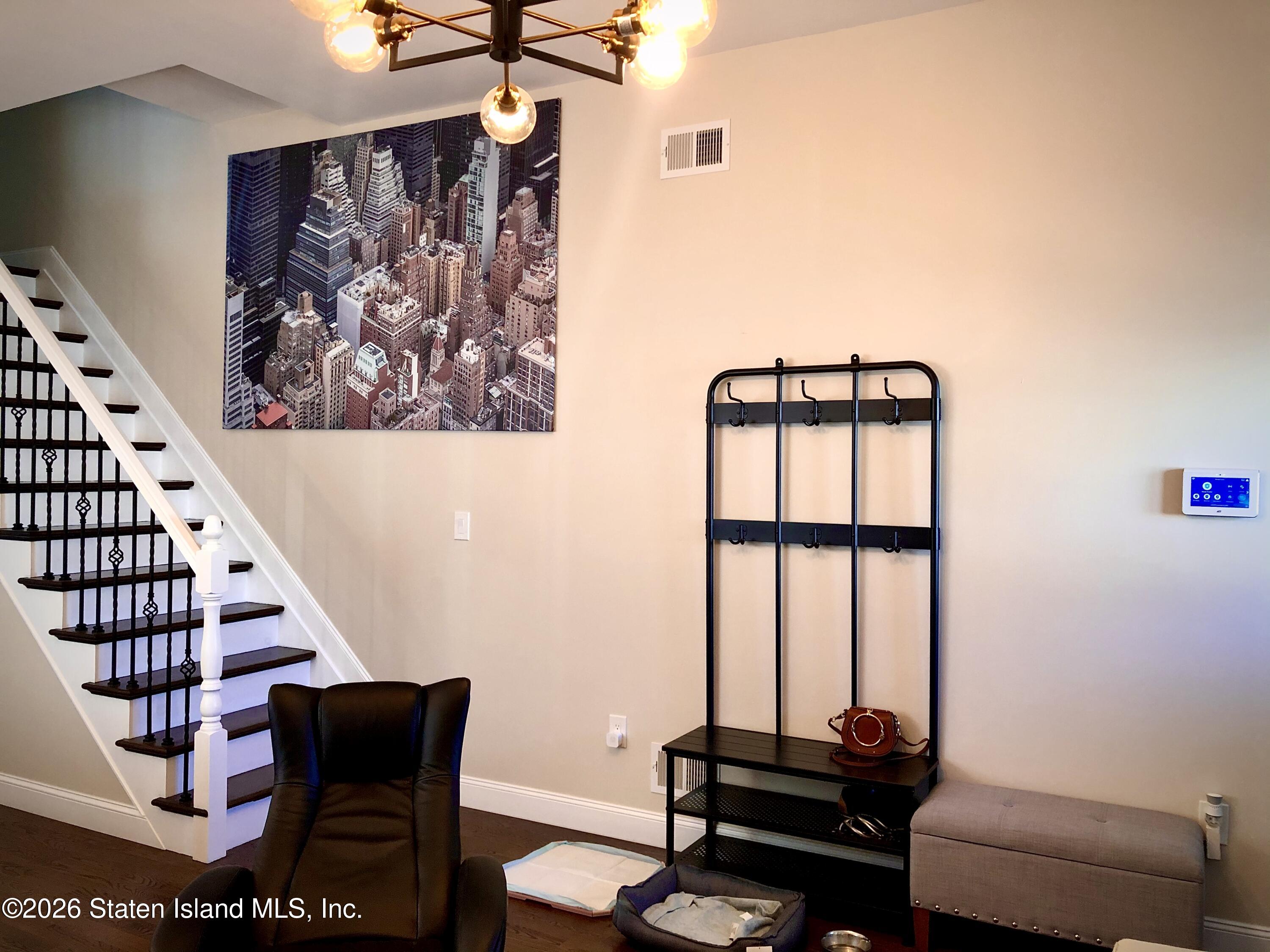 46 Mapleton Avenue Image 5