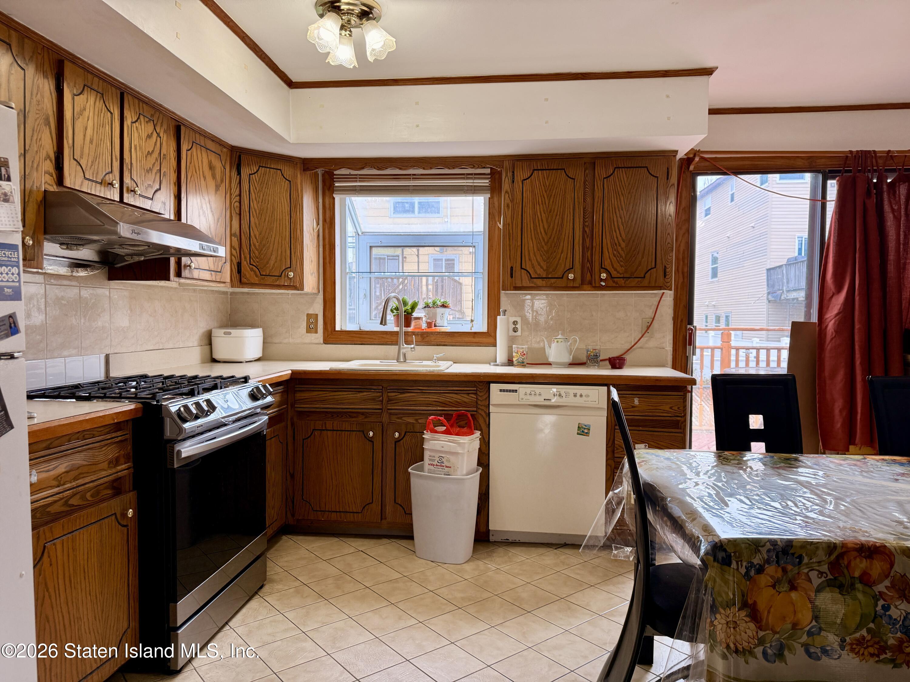 401 Travis Avenue, Staten Island, NY, 10314 image 13