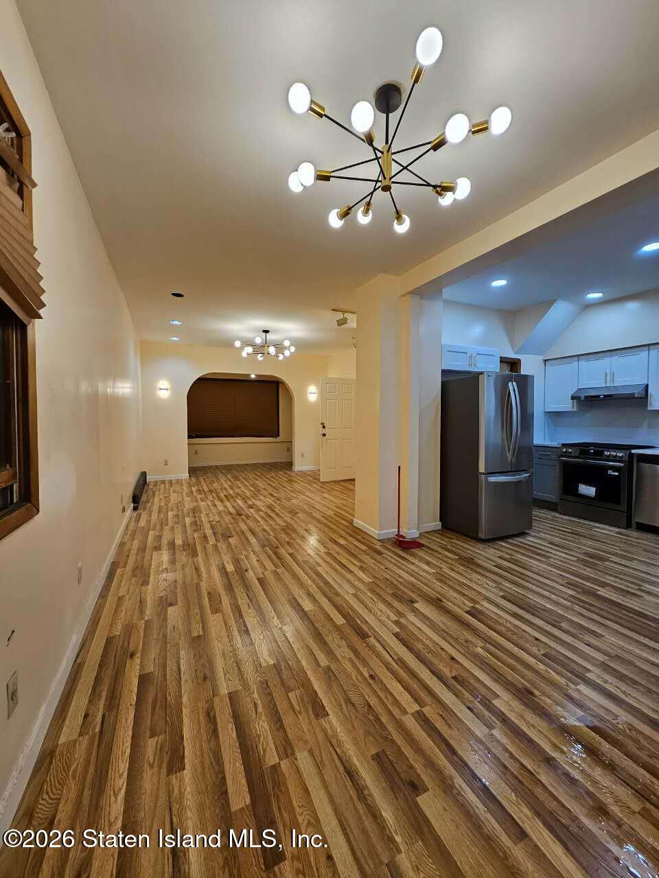 232 Hylan Boulevard Image 5