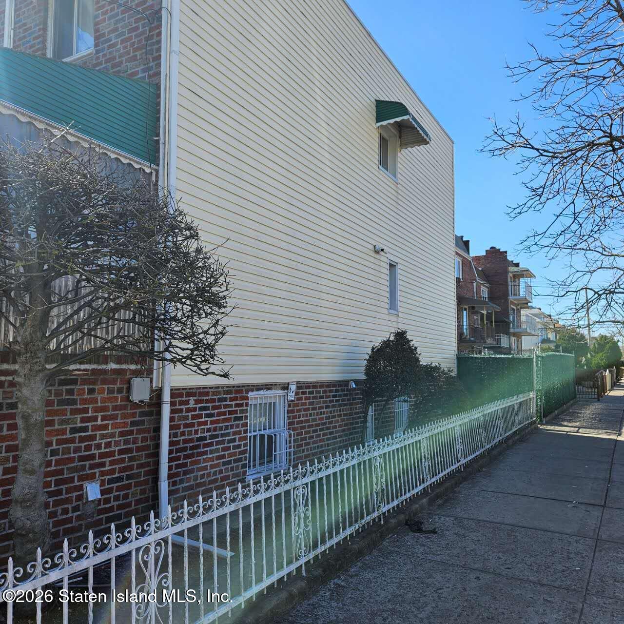 1902 W 11th Street Image 5