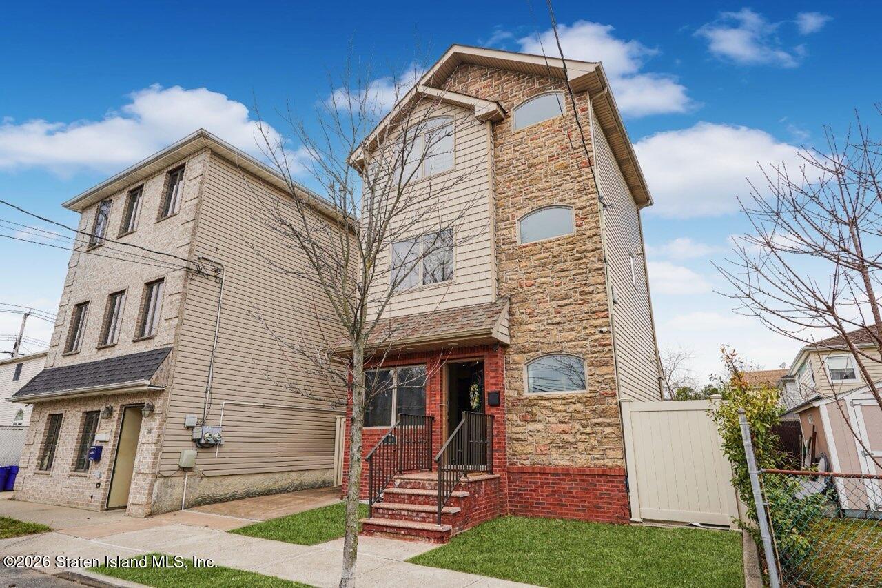 10 Farraday Street Image 1