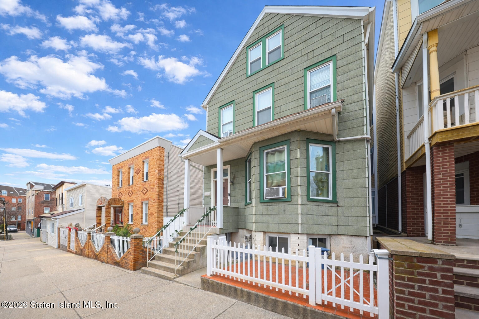 222 Daniel Low Terrace Image 3