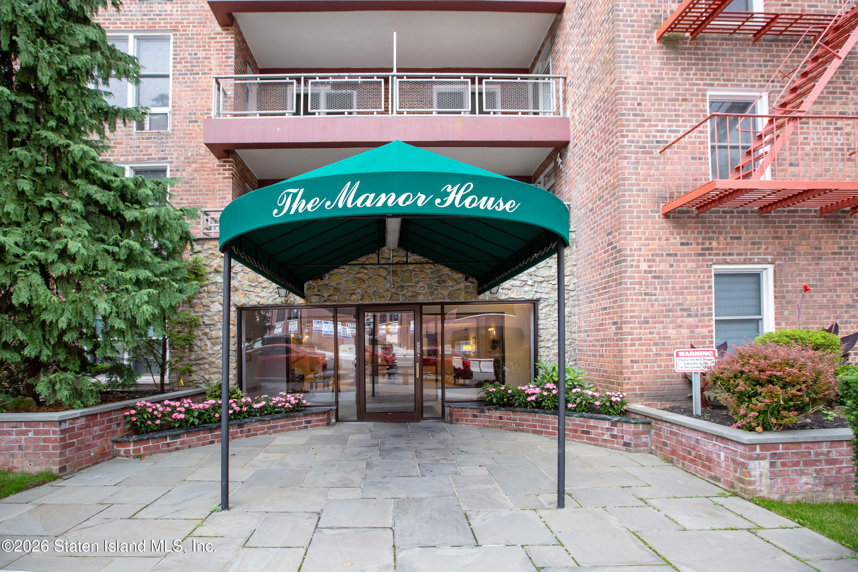 241-20 Northern Boulevard 5e Image 1