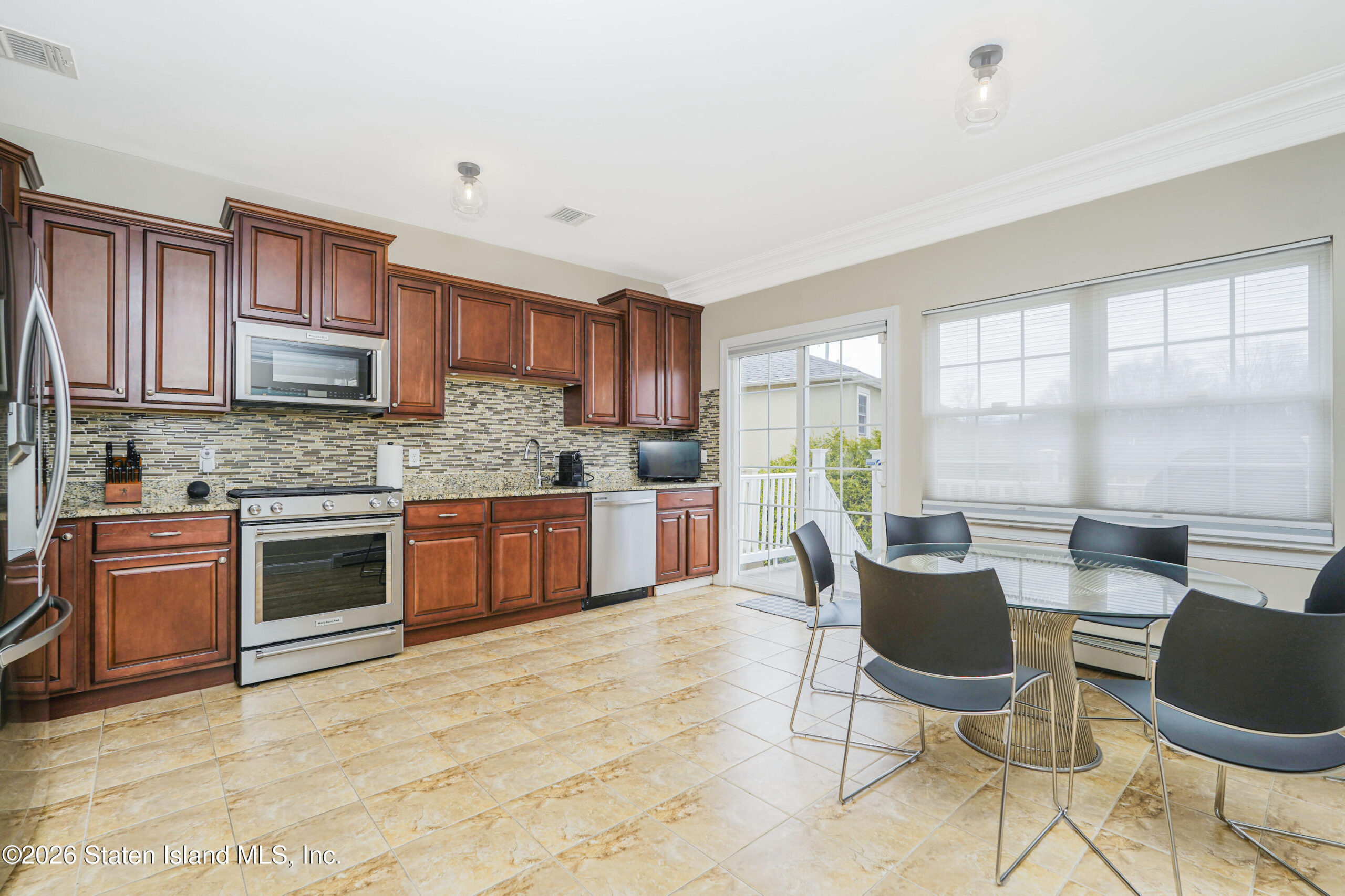 196 Presentation Circle, Staten Island, NY, 10312 image 9