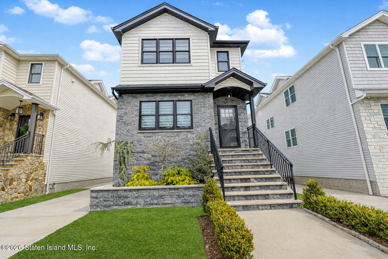 243 Robinson Avenue Image 2