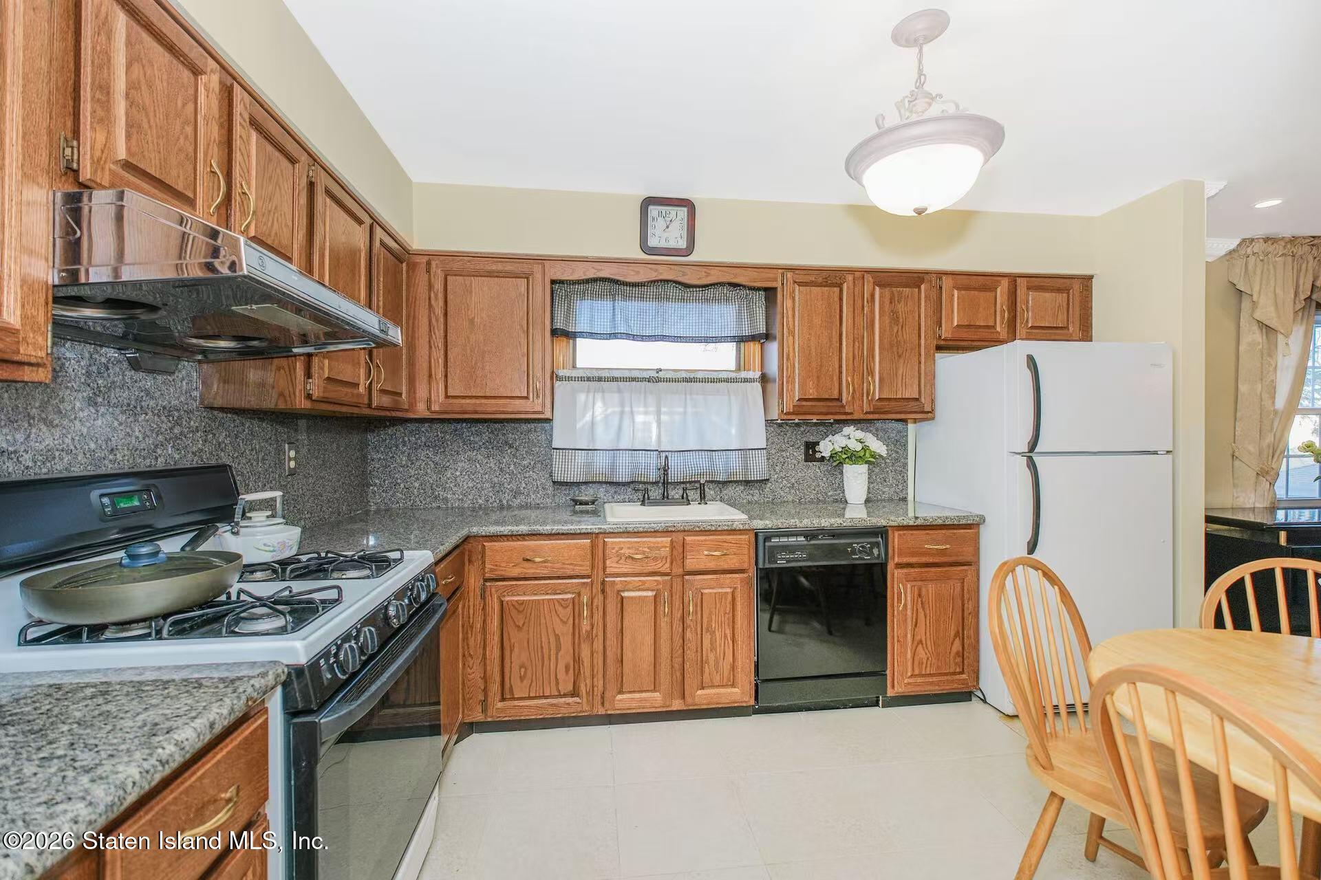 268 Neal Dow Avenue, Staten Island, NY, 10314 image 16